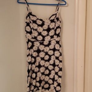 SO Daisy Print Dress